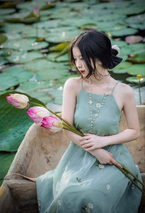 國內(nèi)精品視頻一區(qū)二區(qū)三區(qū)八戒