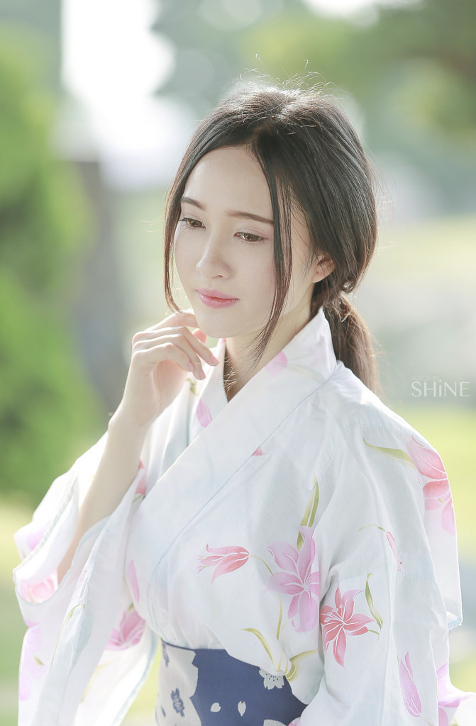強(qiáng)睡年輕的女老板hd