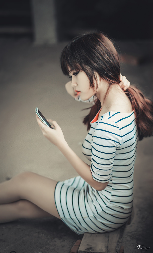 撕開老師的乳罩慢慢揉小說