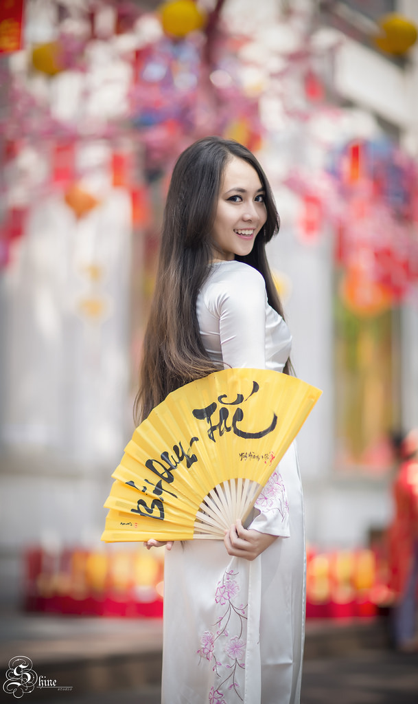 男同桌含著我的奶邊摸邊做l