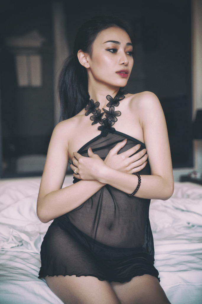 他在夫面前侵犯我hd